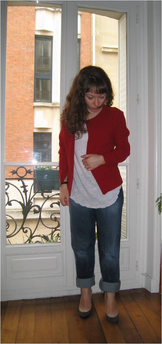 BF jean_white tee_red jacket_escarpins givenchy gris_5 BF jean_white tee_red jacket_escarpins givenchy gris_5